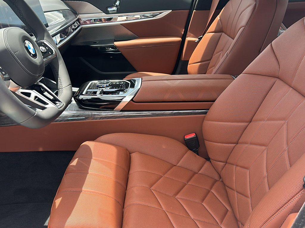new 2025 BMW 760 car, priced at $133,815
