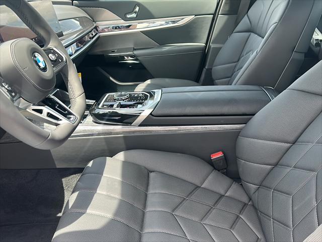 new 2025 BMW 760 car, priced at $130,570