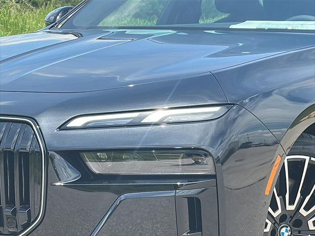 new 2025 BMW 760 car, priced at $130,570
