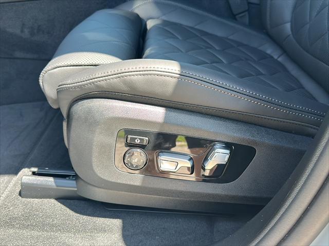 new 2025 BMW X7 car, priced at $95,375