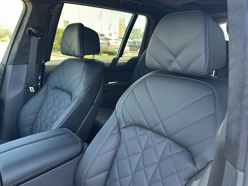 new 2025 BMW X7 car, priced at $95,375