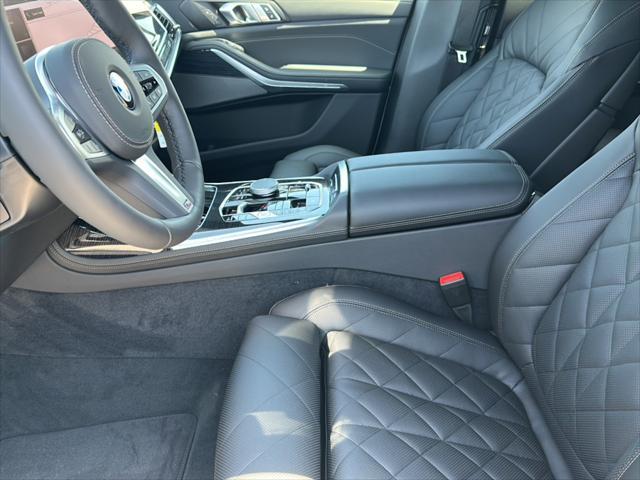 new 2025 BMW X7 car, priced at $95,375