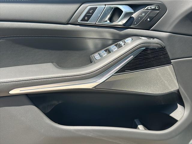 new 2025 BMW X7 car, priced at $95,375