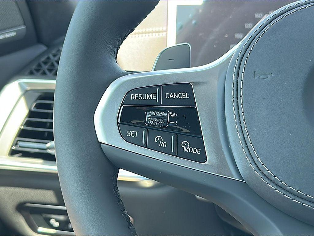 new 2025 BMW X7 car, priced at $95,375
