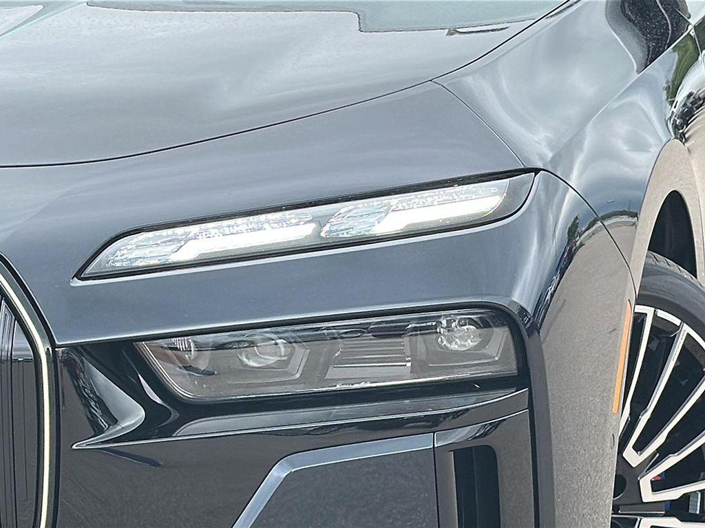 new 2025 BMW 760 car, priced at $133,455