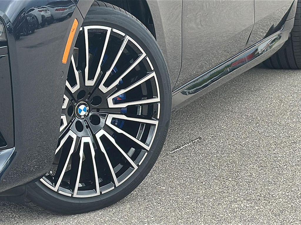 new 2025 BMW 760 car, priced at $133,455