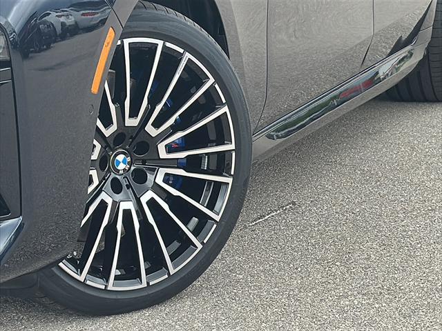 new 2025 BMW 760 car, priced at $133,455