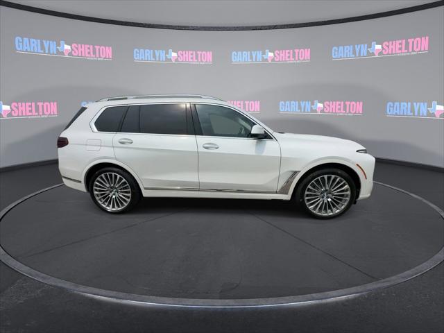 new 2025 BMW X7 car, priced at $90,325