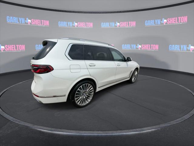 new 2025 BMW X7 car, priced at $90,325