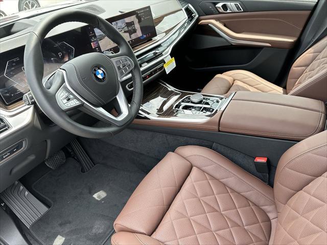 new 2025 BMW X7 car, priced at $89,845