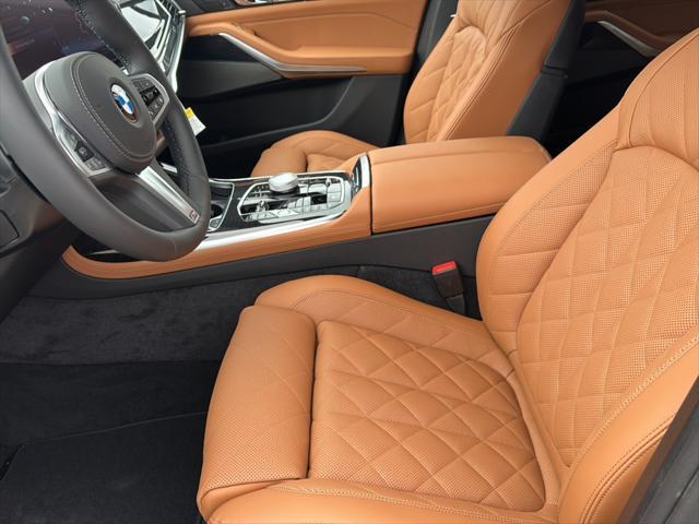 new 2025 BMW X7 car, priced at $100,825