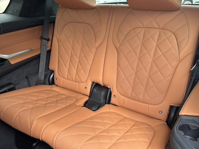 new 2025 BMW X7 car, priced at $100,825