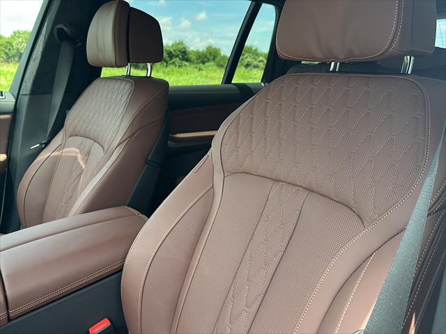 new 2026 BMW X7 car, priced at $120,265