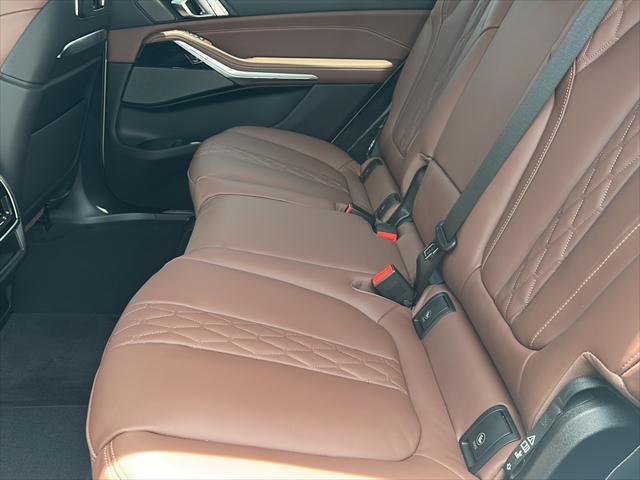 new 2026 BMW X7 car, priced at $120,265