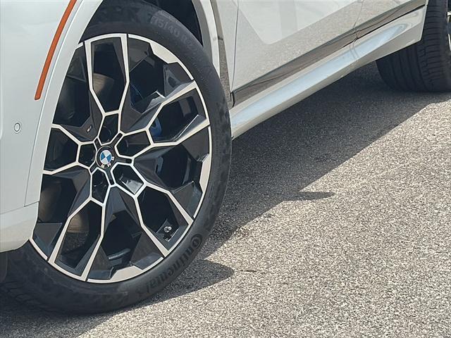 new 2026 BMW X7 car, priced at $120,265