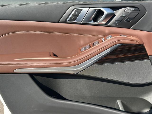 new 2025 BMW X7 car, priced at $95,225