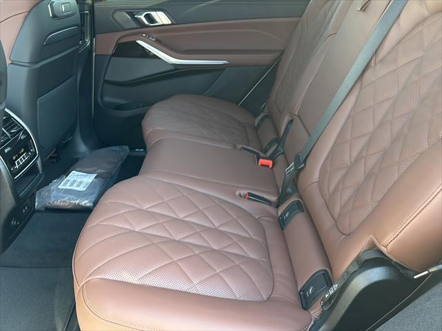 new 2025 BMW X7 car, priced at $95,225