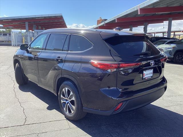 used 2021 Toyota Highlander car, priced at $34,150