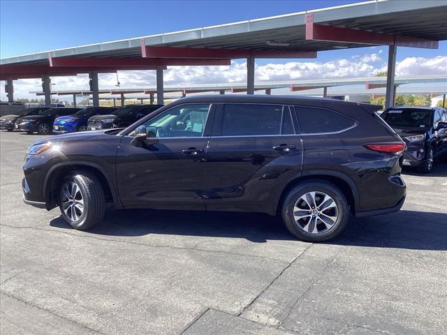 used 2021 Toyota Highlander car, priced at $34,150