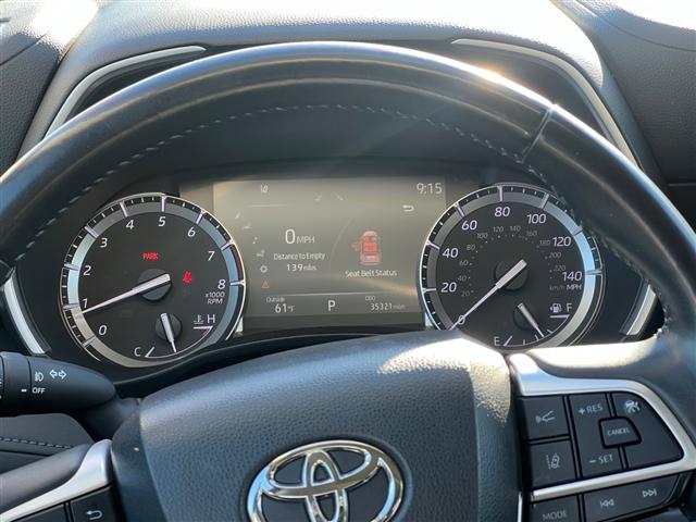 used 2022 Toyota Highlander car, priced at $33,998