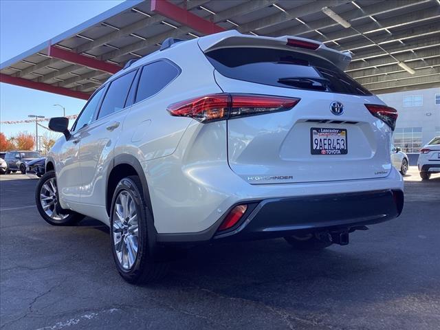 used 2022 Toyota Highlander Hybrid car, priced at $43,899