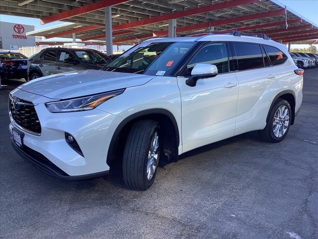 used 2022 Toyota Highlander Hybrid car, priced at $43,899