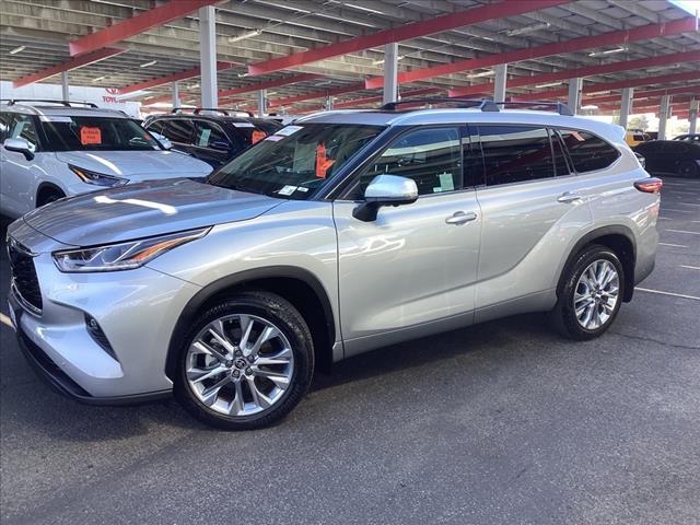 used 2023 Toyota Highlander car, priced at $38,998