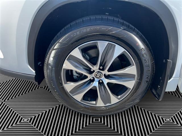 used 2023 Toyota Highlander car, priced at $39,498