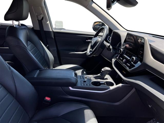 used 2023 Toyota Highlander car, priced at $39,498
