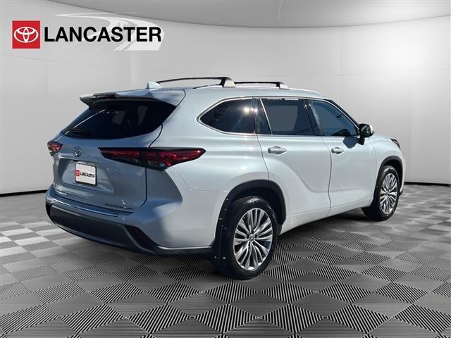 used 2023 Toyota Highlander car, priced at $42,998