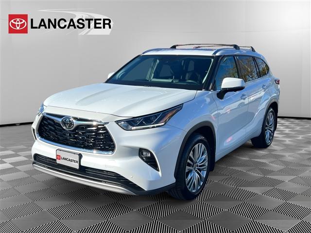used 2023 Toyota Highlander car, priced at $42,998