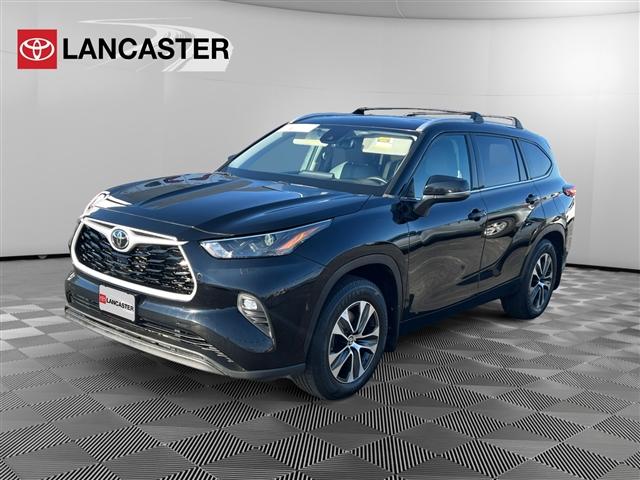 used 2022 Toyota Highlander car, priced at $29,992