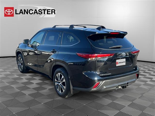used 2022 Toyota Highlander car, priced at $29,992