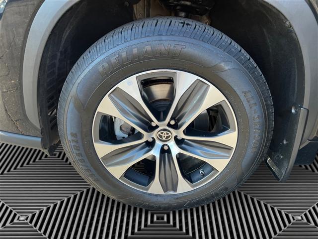 used 2022 Toyota Highlander car, priced at $29,992
