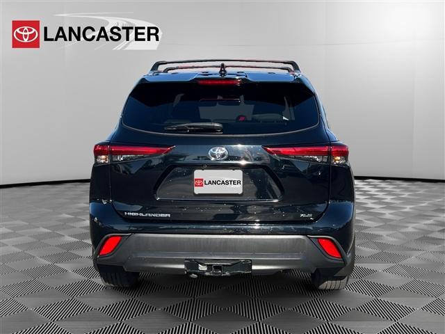 used 2022 Toyota Highlander car, priced at $29,992