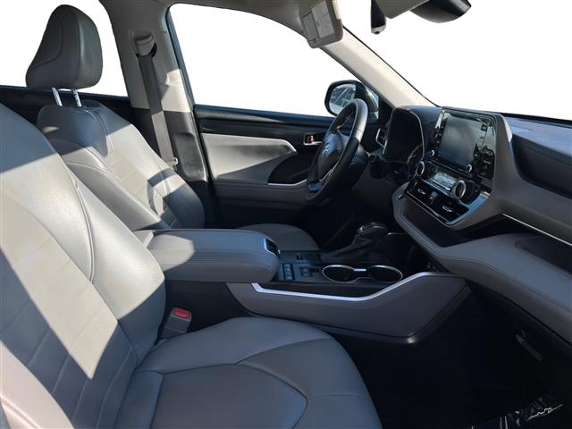 used 2022 Toyota Highlander car, priced at $29,992