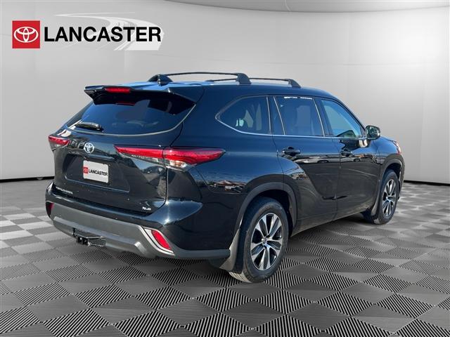 used 2022 Toyota Highlander car, priced at $29,992
