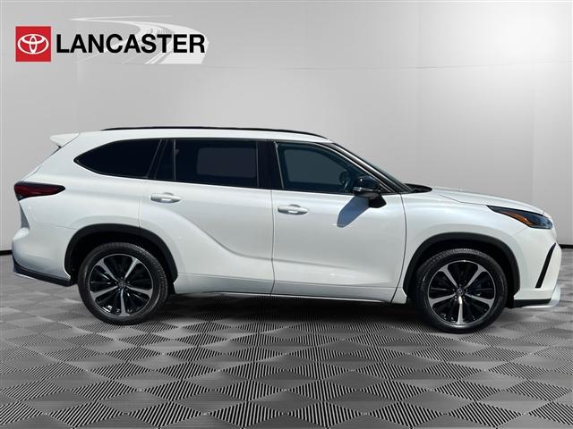 used 2021 Toyota Highlander car, priced at $33,798