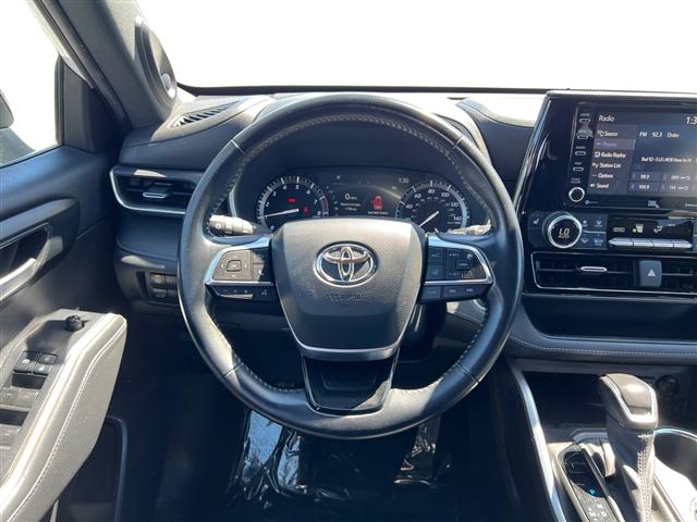 used 2021 Toyota Highlander car, priced at $33,798