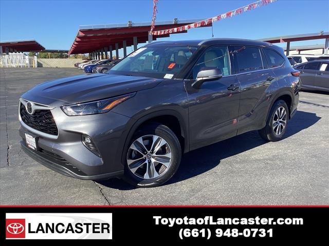 used 2022 Toyota Highlander car, priced at $33,997