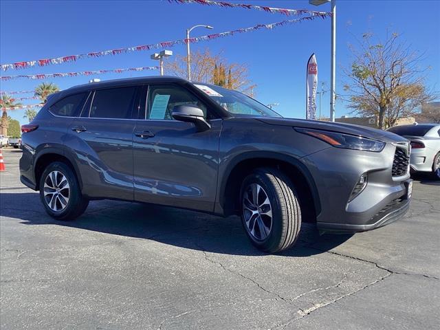 used 2022 Toyota Highlander car, priced at $33,997