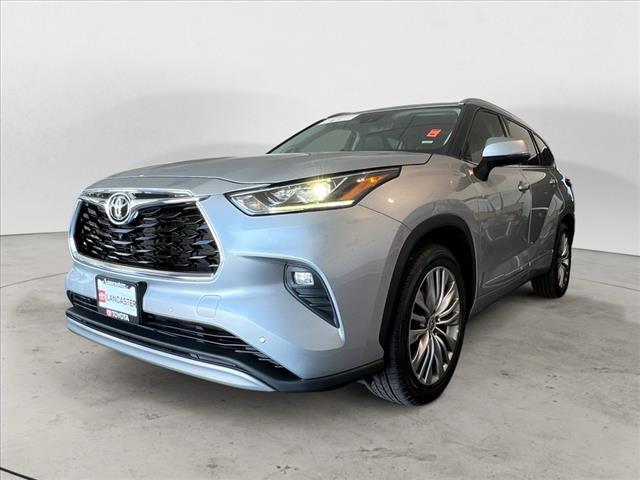 used 2022 Toyota Highlander car, priced at $39,499
