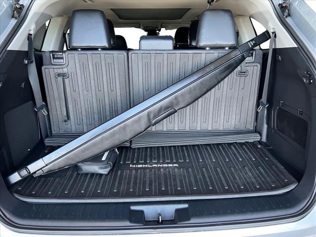 used 2022 Toyota Highlander car, priced at $39,499