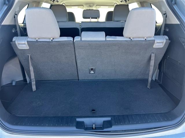 used 2022 Toyota Highlander car, priced at $31,498