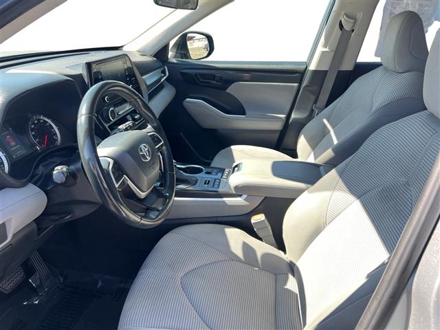 used 2022 Toyota Highlander car, priced at $31,498