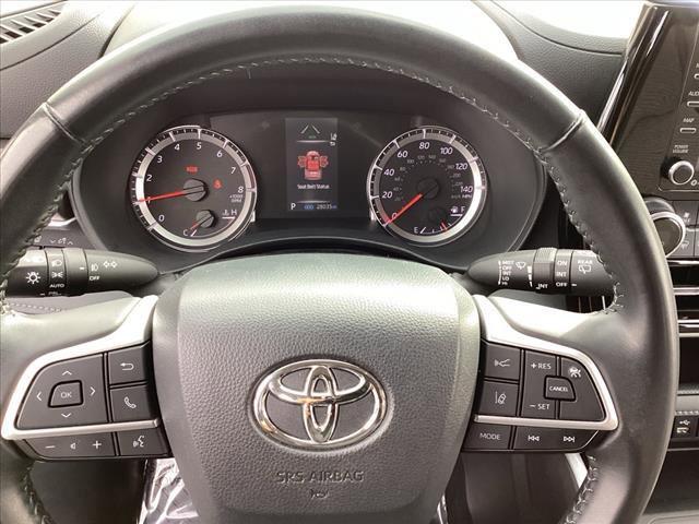 used 2022 Toyota Highlander car, priced at $33,998