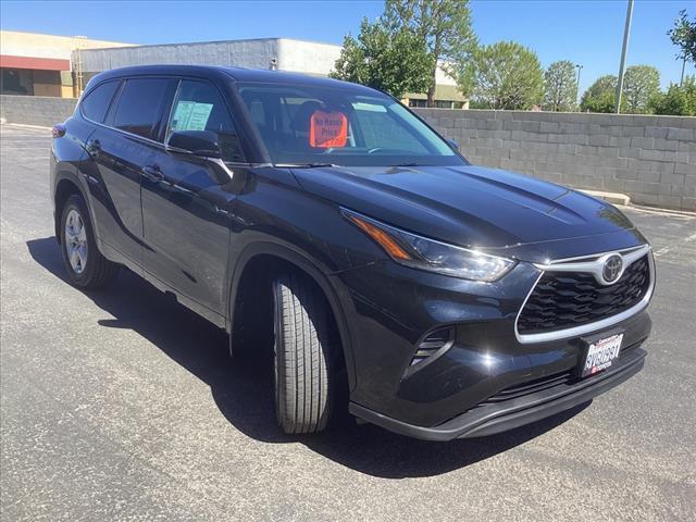 used 2021 Toyota Highlander car, priced at $27,999