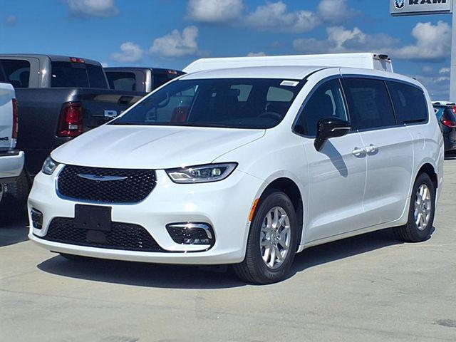 new 2026 Chrysler Pacifica car, priced at $45,452