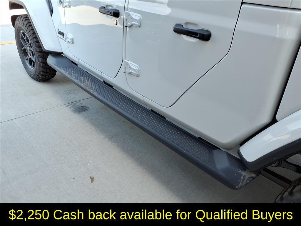 new 2025 Jeep Gladiator car, priced at $40,941