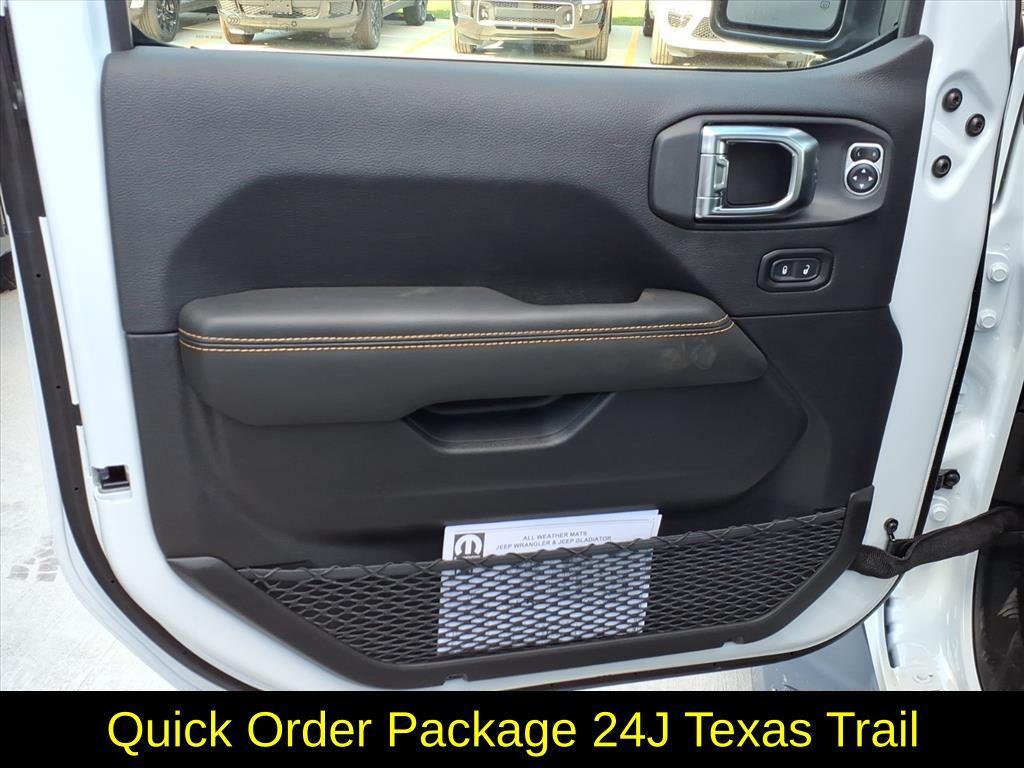 new 2025 Jeep Gladiator car, priced at $40,941